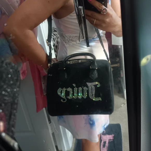 **NEW** Juicy Couture BLING Black Shoulder Bag with Ajustable Strap 💎💎🖤🖤 - Picture 5 of 9